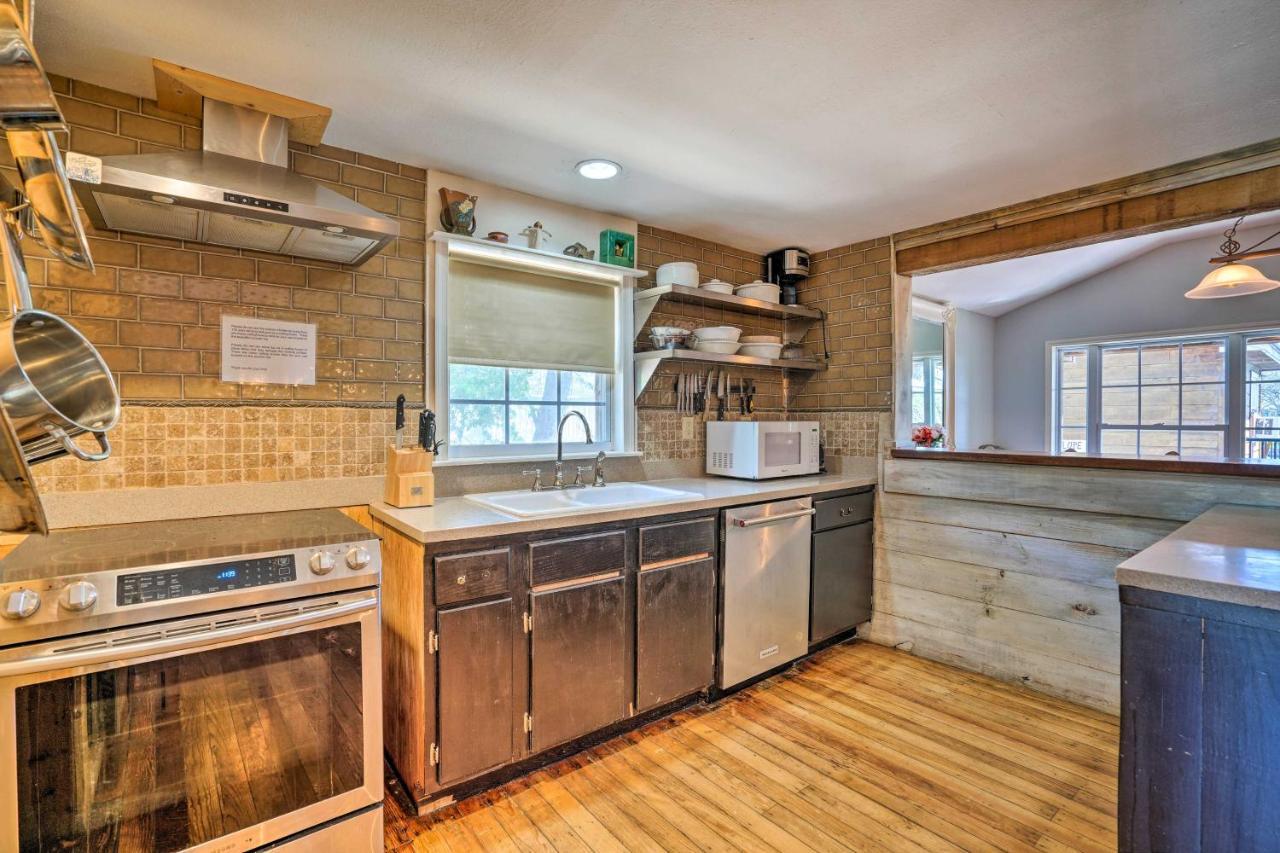 Waterfront Guadalupe River Lodge Home With Dock! Seguin Exterior foto