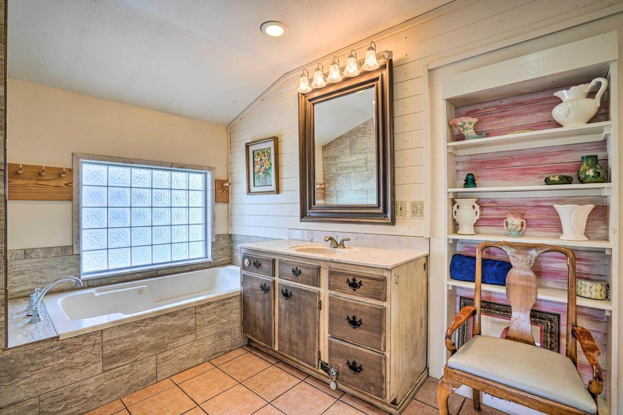 Waterfront Guadalupe River Lodge Home With Dock! Seguin Exterior foto