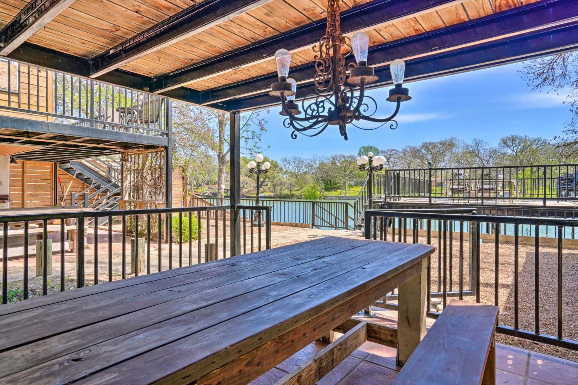 Waterfront Guadalupe River Lodge Home With Dock! Seguin Exterior foto